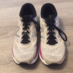 New balance women’s sneakers
